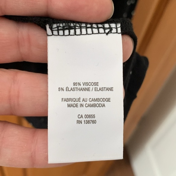 Reitmans Black Polka Dot V-Neck 3X - Picture 6 of 7